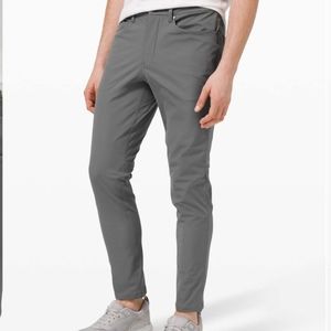 Lululemon mens ABC slim fit warpstreme light gray pants Roughly 28L